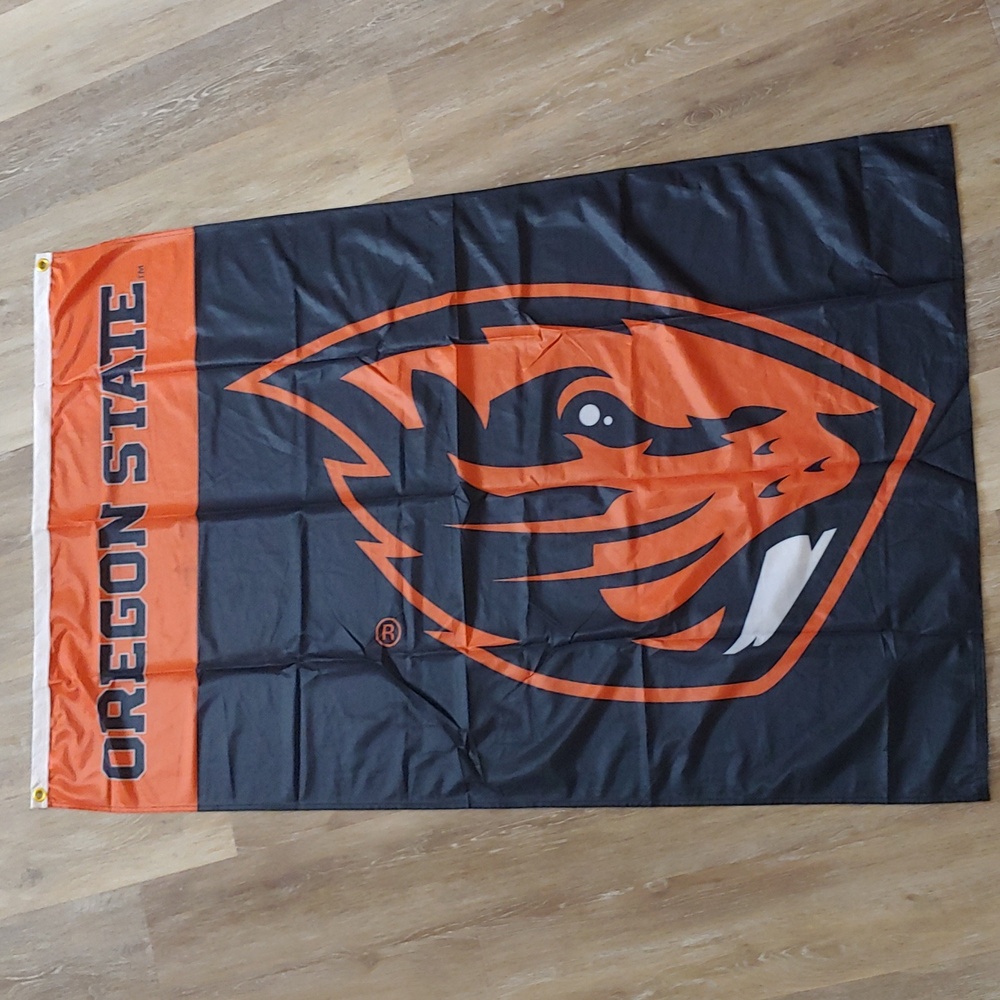 NEW Oregon State Beavers Flag w/Rivets by Desert Cactus 58"X35"